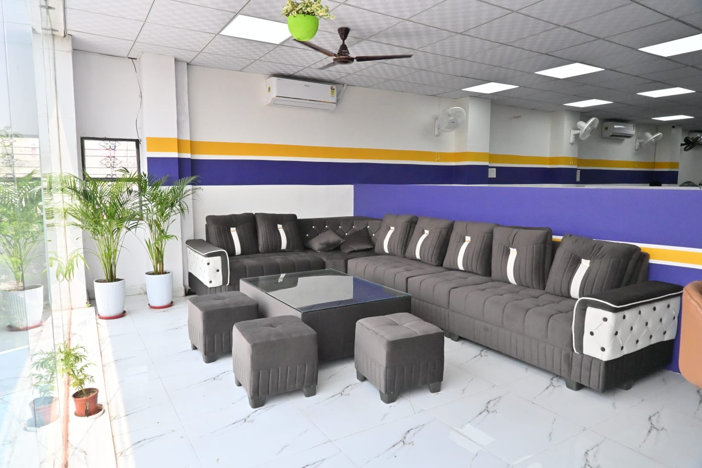 Comfort Lounge